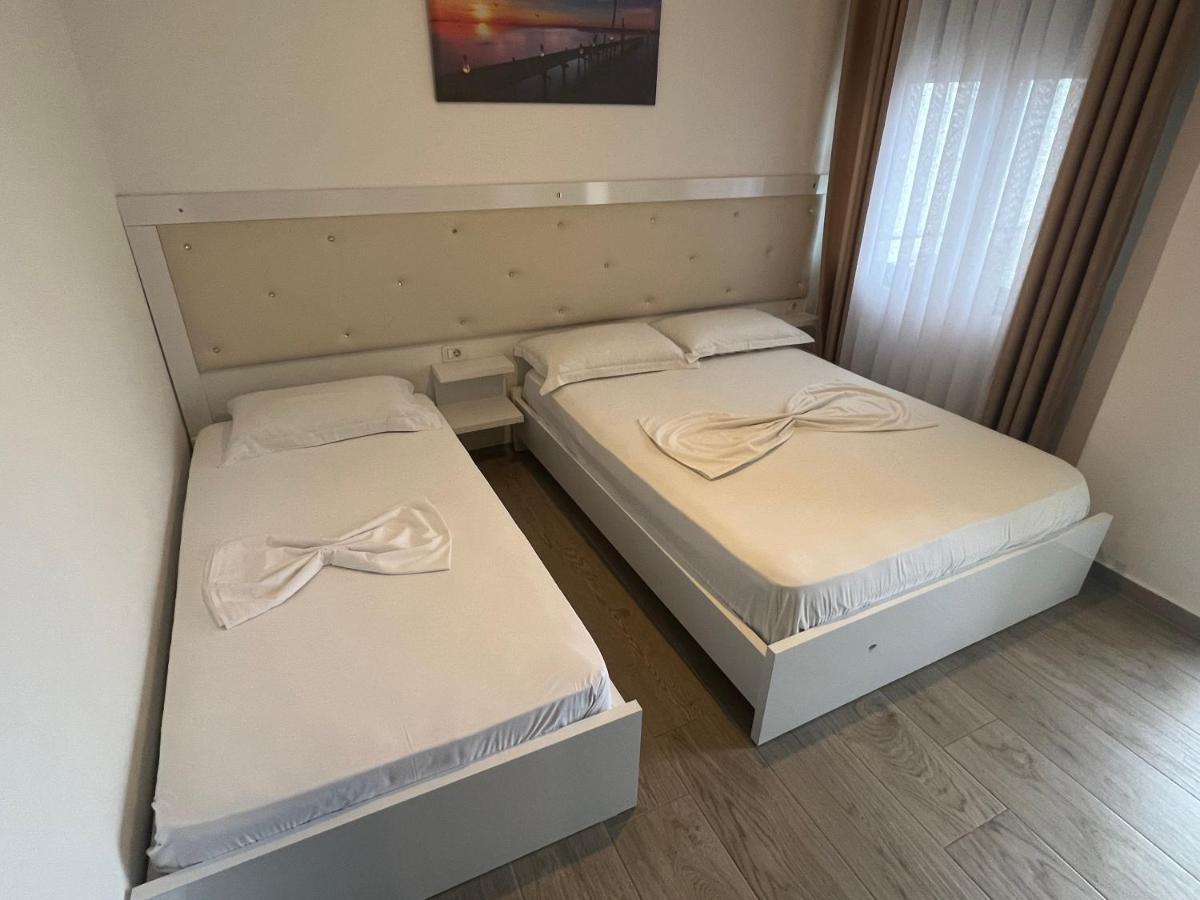 Seaside Rooms & Apartments Sarande Exterior photo